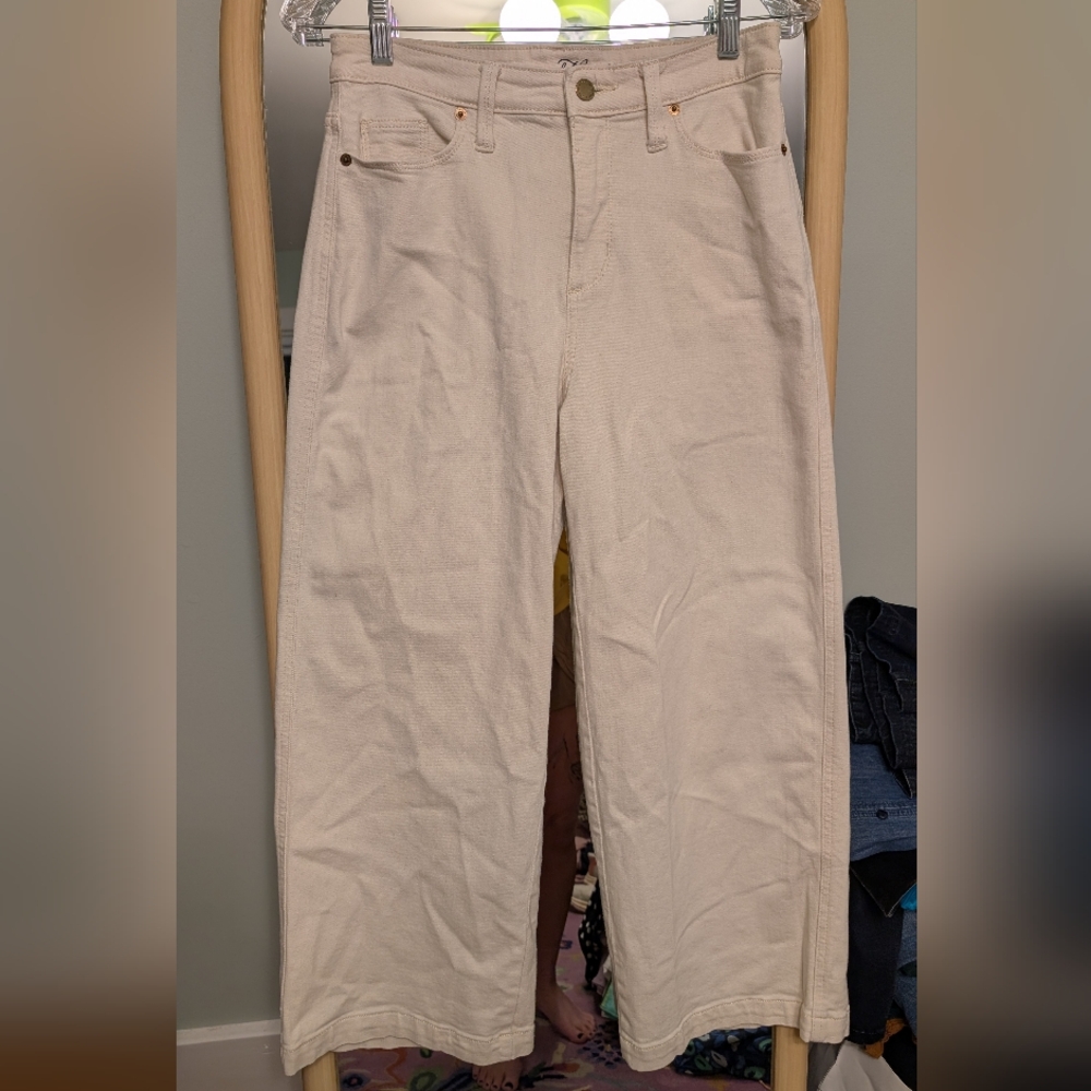 Universal Thread Women's Cream Ankle Jeans